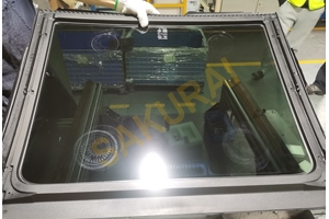 汽車前后風(fēng)擋玻璃包邊PU勾芡式粘結(jié)工藝