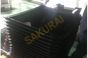 汽車前后風(fēng)擋玻璃包邊PU機(jī)械手?jǐn)D出包邊工藝